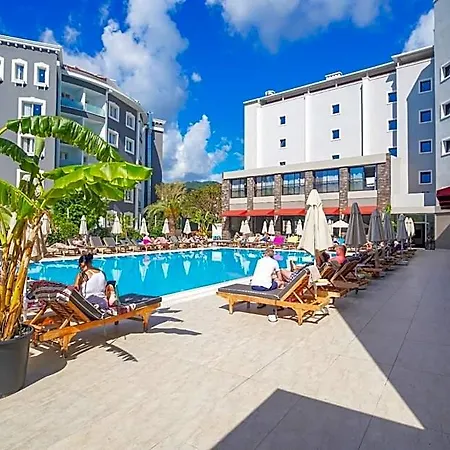 Ada Julian Hotel 4*